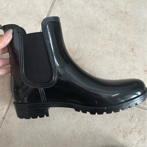 Joe fresh women’s rain boots - Picture 4 of 8